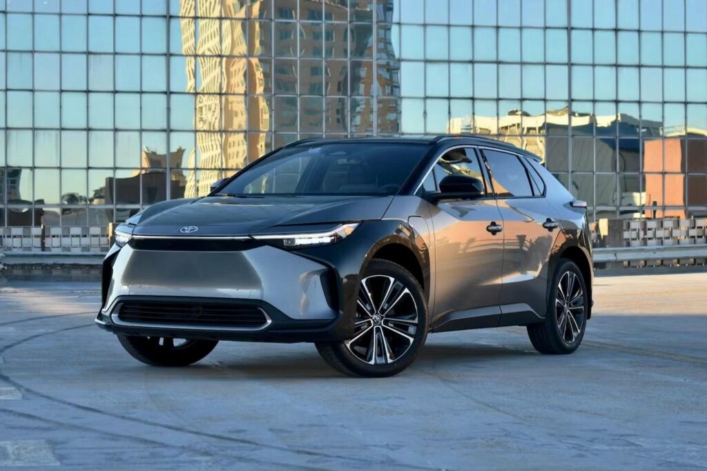 Toyota bZ4X Lokal: Langkah Besar EV Indonesia 2025 Toyota bZ4X